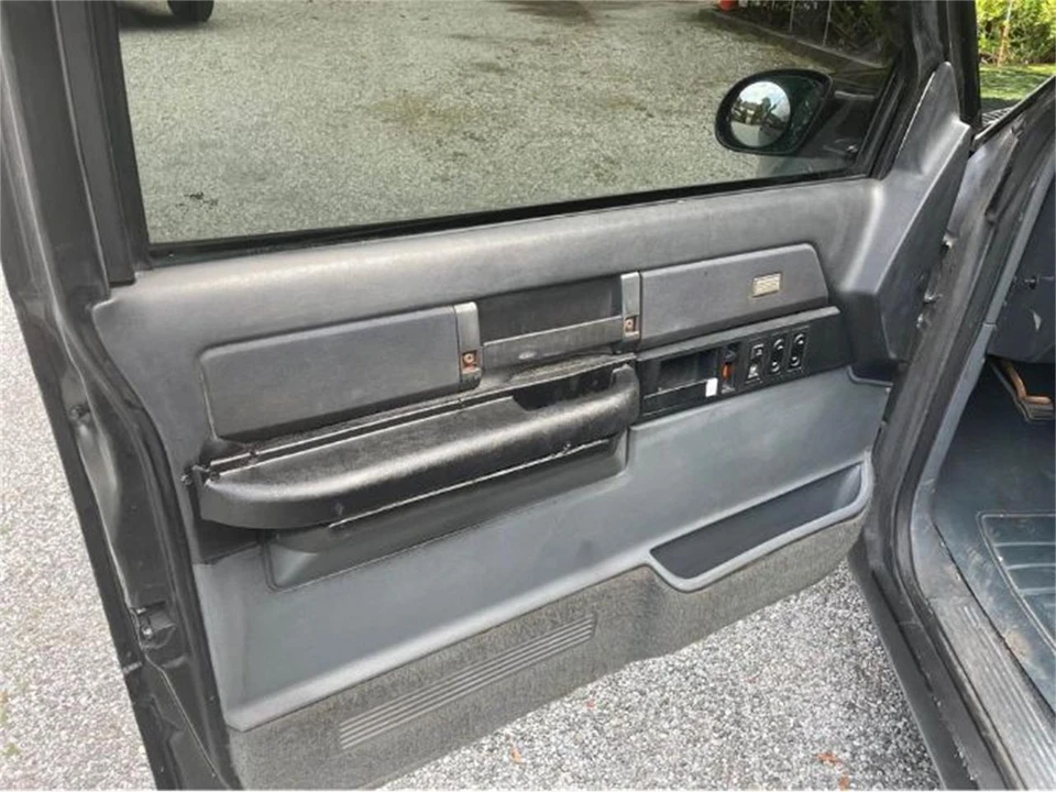 1989 Chevrolet Silverado - Image 8 of 15