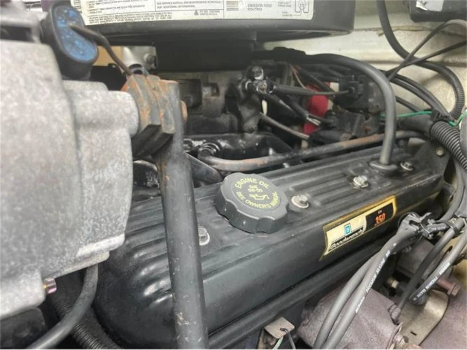 1989 Chevrolet Silverado - Image 5 of 15