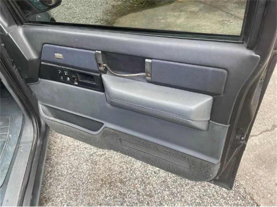 1989 Chevrolet Silverado - Image 12 of 15