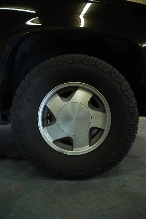 1989 Chevrolet Silverado - Image 17 of 25