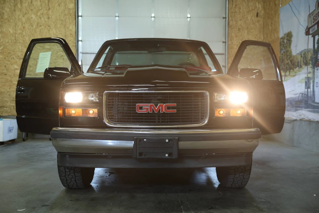 1989 Chevrolet Silverado - Image 14 of 25