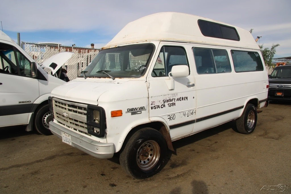 1989 Chevrolet G-Series Van - Image 2 of 21