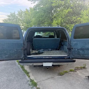1989 Chevrolet Suburban 1500 LS Sport Utility 4D