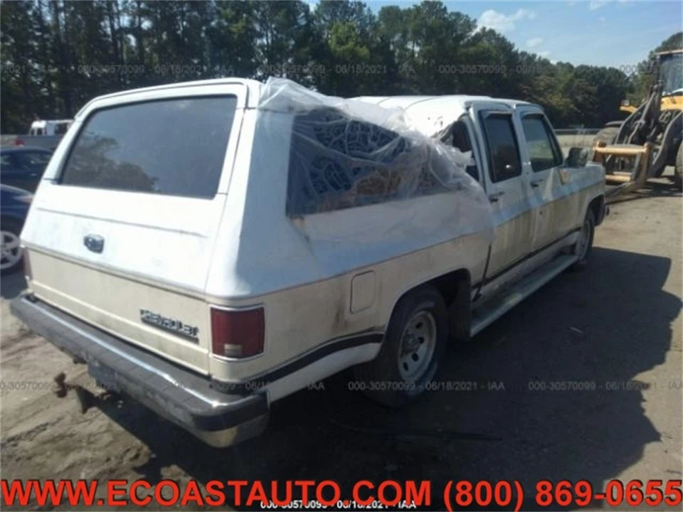 1989 Chevrolet Suburban 7th Gen - Image 2 of 10