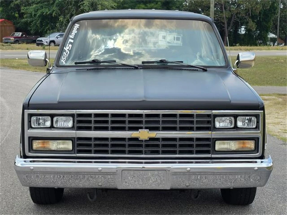 1989 Chevrolet Suburban 7th Gen - Image 3 of 31