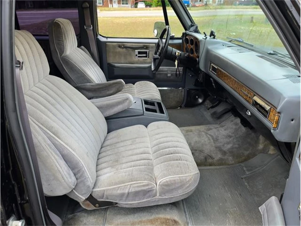 1989 Chevrolet Suburban 7th Gen - Image 31 of 31