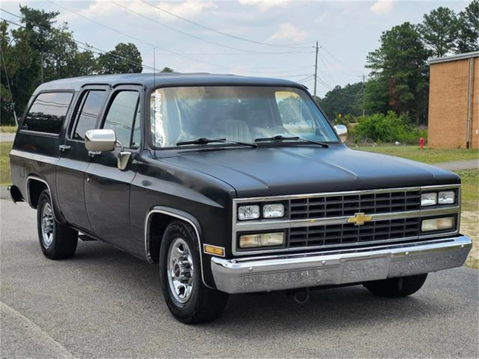 1989 Chevrolet Suburban 7th Gen - Image 4 of 31