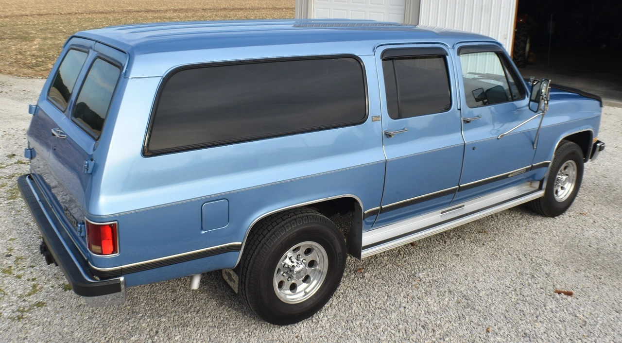1989 Chevrolet Suburban 7th Gen - Image 11 of 21