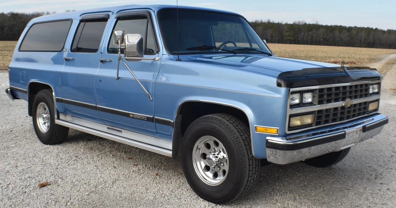 1989 Chevrolet Suburban 7th Gen - Image 2 of 21