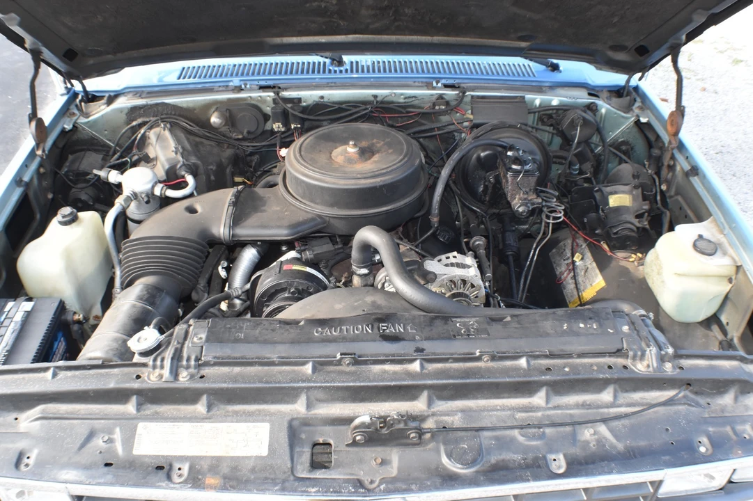1989 Chevrolet Suburban 7th Gen - Image 14 of 21