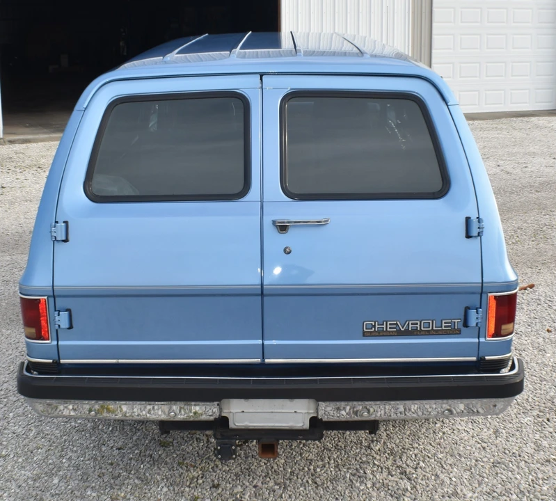 1989 Chevrolet Suburban 7th Gen - Image 10 of 21