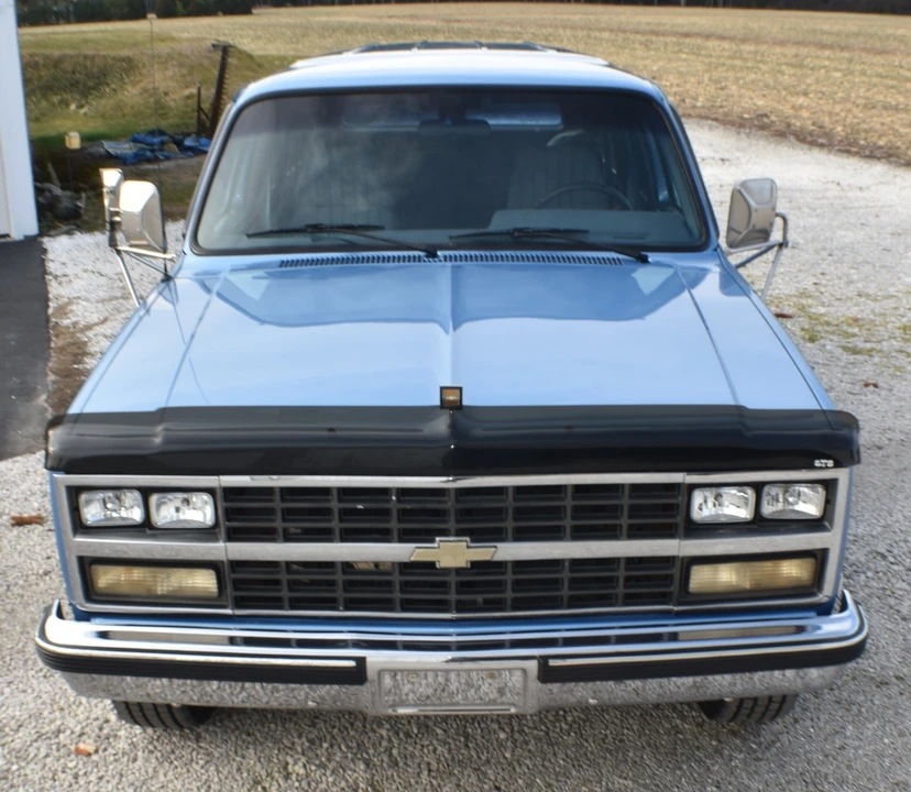 1989 Chevrolet Suburban 7th Gen - Image 3 of 21