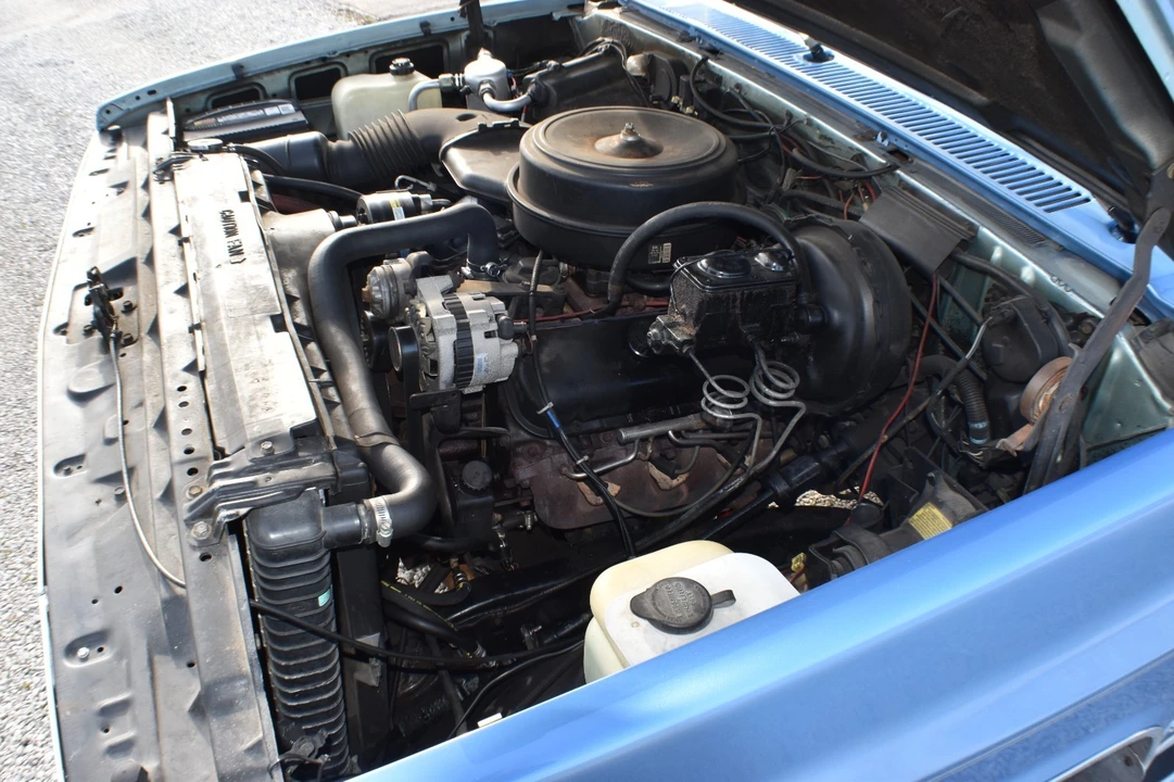 1989 Chevrolet Suburban 7th Gen - Image 15 of 21