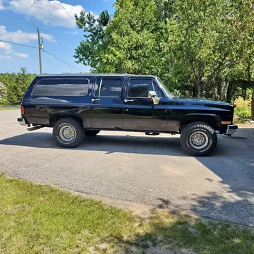 1989 Chevrolet Suburban Silverado V1500 4x4