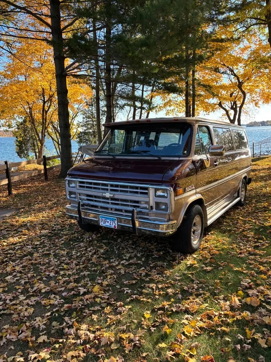 1989 Chevrolet G-Series Van - Image 2 of 9