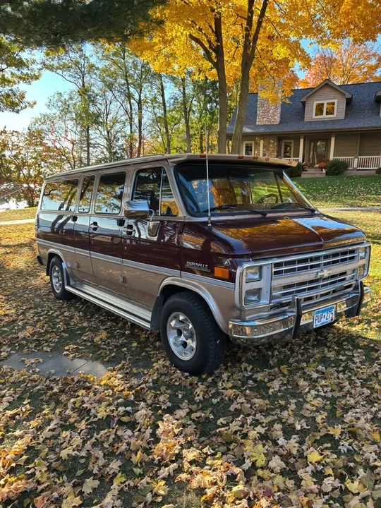 1989 Chevrolet G-Series Van - Image 3 of 9