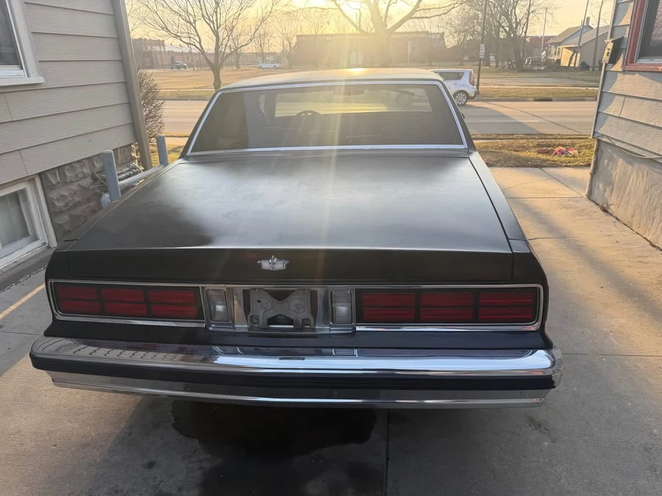 1989 Chevrolet Caprice - Image 2 of 9