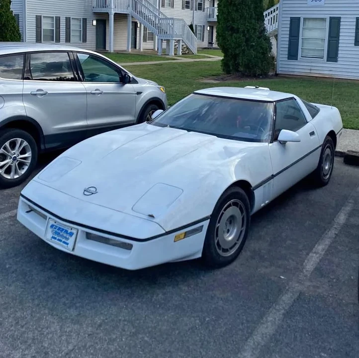 1989 Chevrolet Corvette C4 - Image 1 of 2