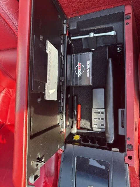 1989 Chevrolet Corvette C4 - Image 17 of 20