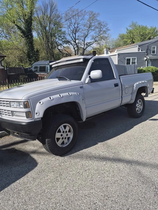 1989 Chevrolet C/K - Image 2 of 8
