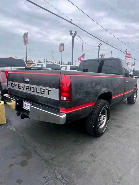 1989 Chevrolet Silverado - Image 4 of 5