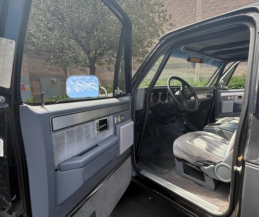 1989 Chevrolet K5 Blazer 2nd Gen - Image 11 of 15