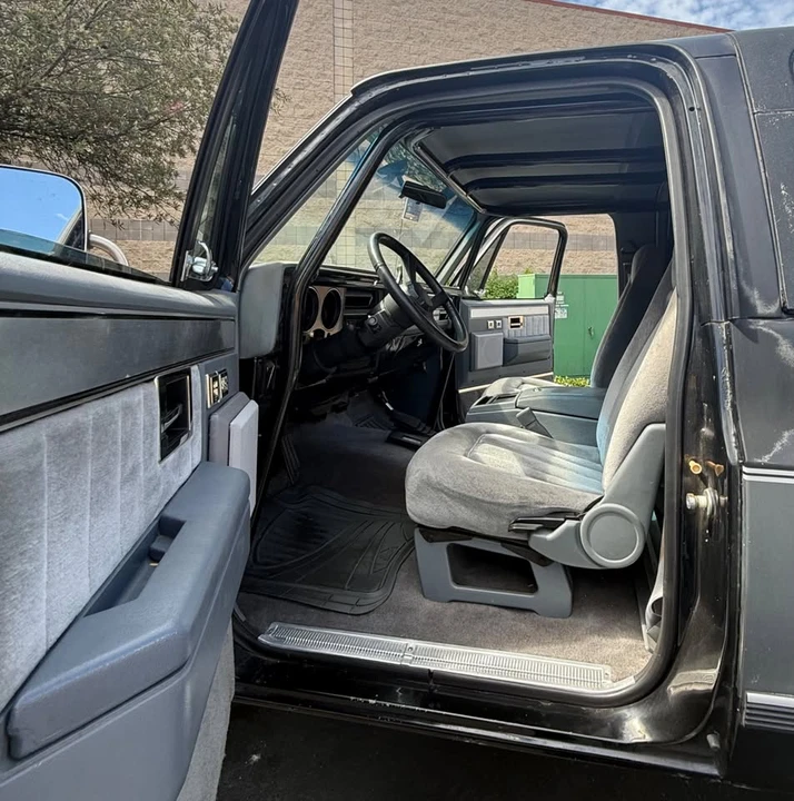 1989 Chevrolet K5 Blazer 2nd Gen - Image 10 of 15