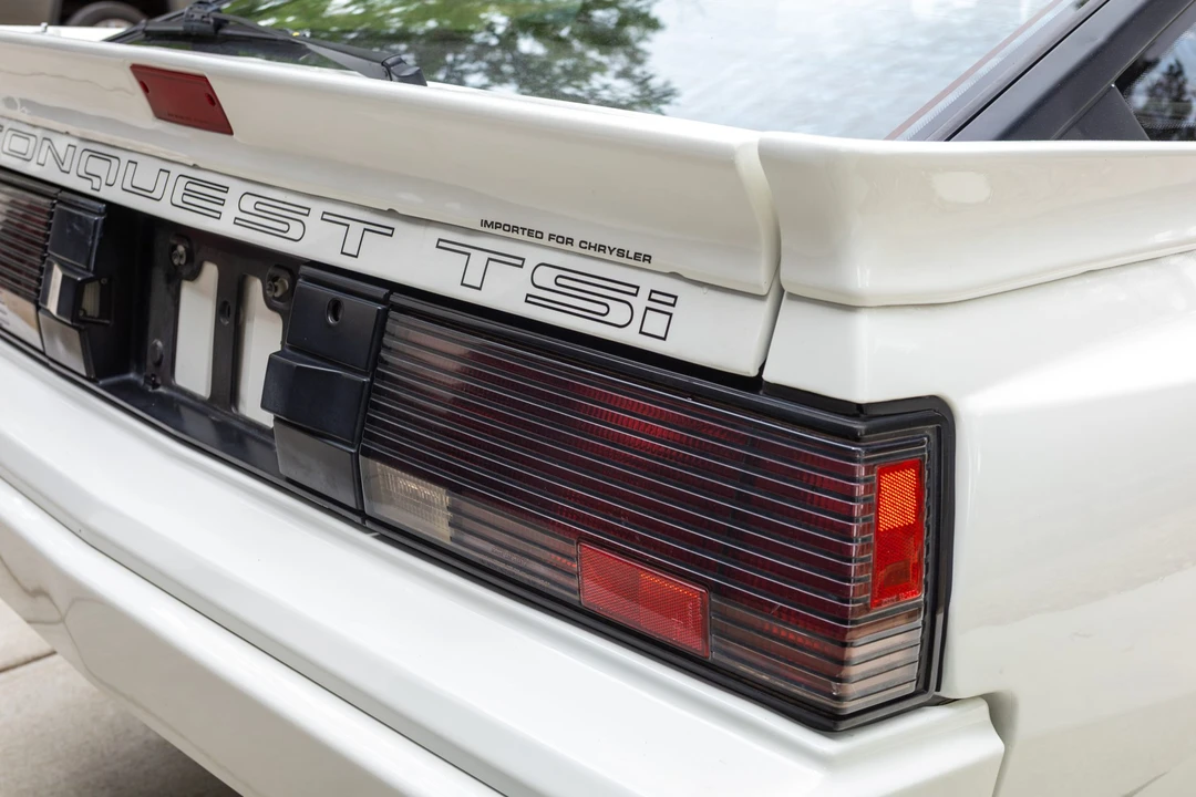 1989 Chrysler Conquest - Image 21 of 31