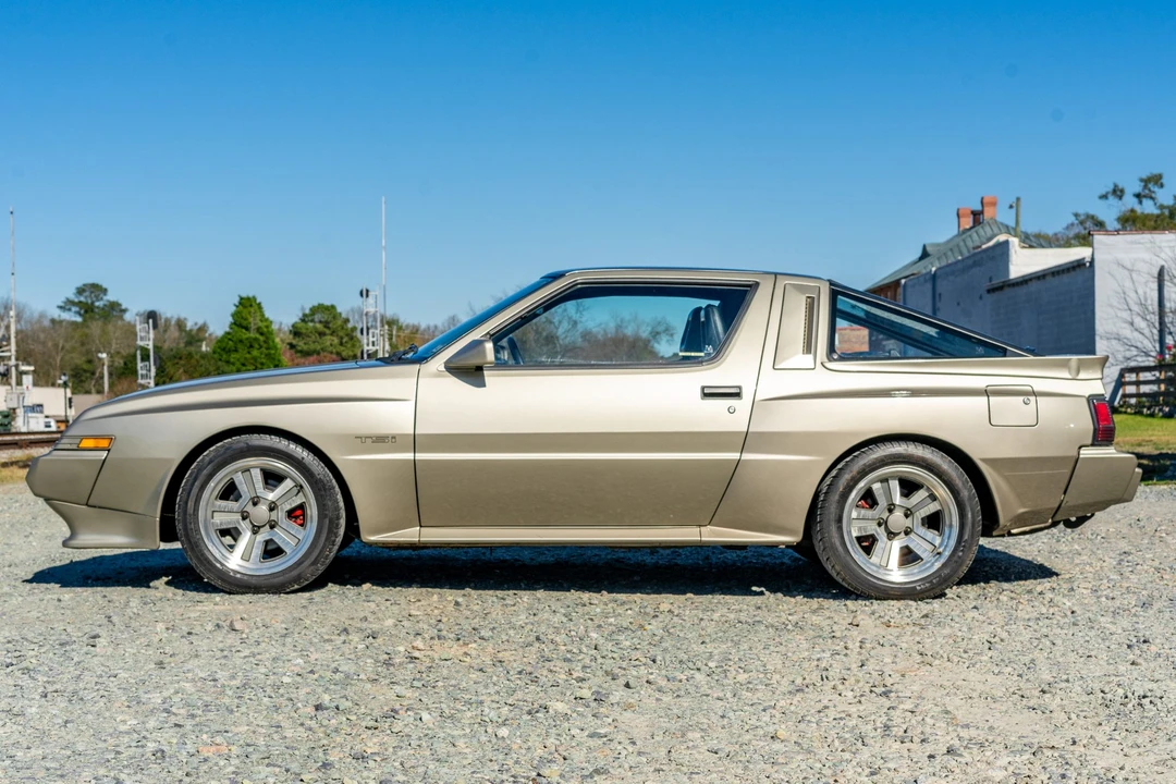 1989 Chrysler Conquest - Image 10 of 31