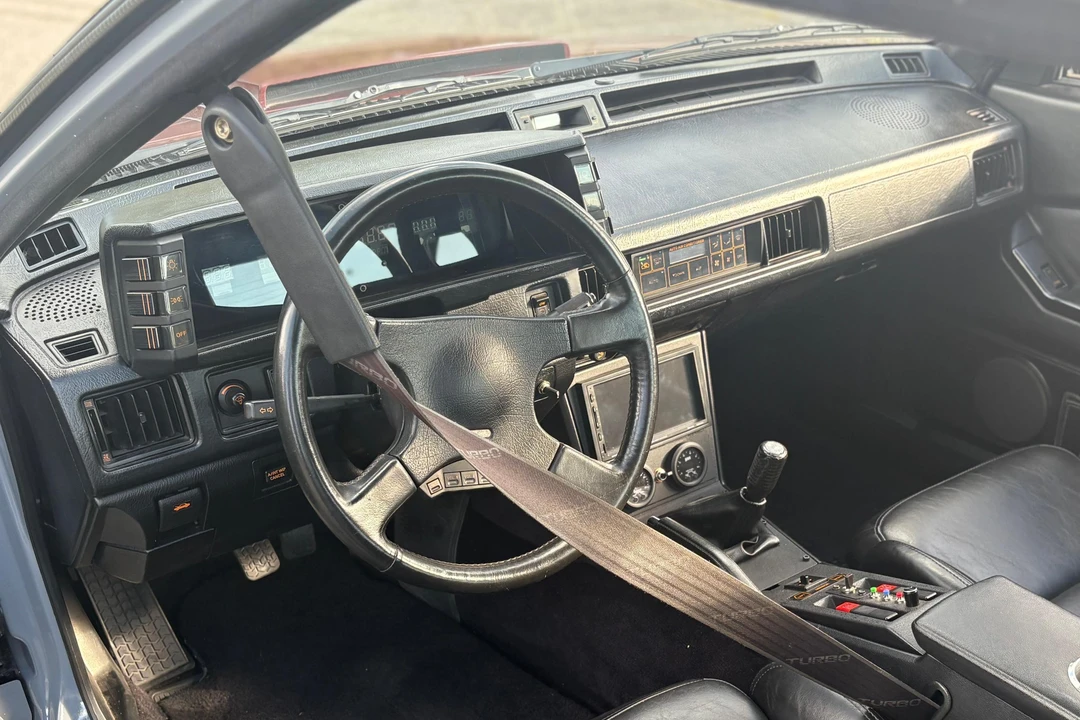 1989 Chrysler Conquest - Image 27 of 31