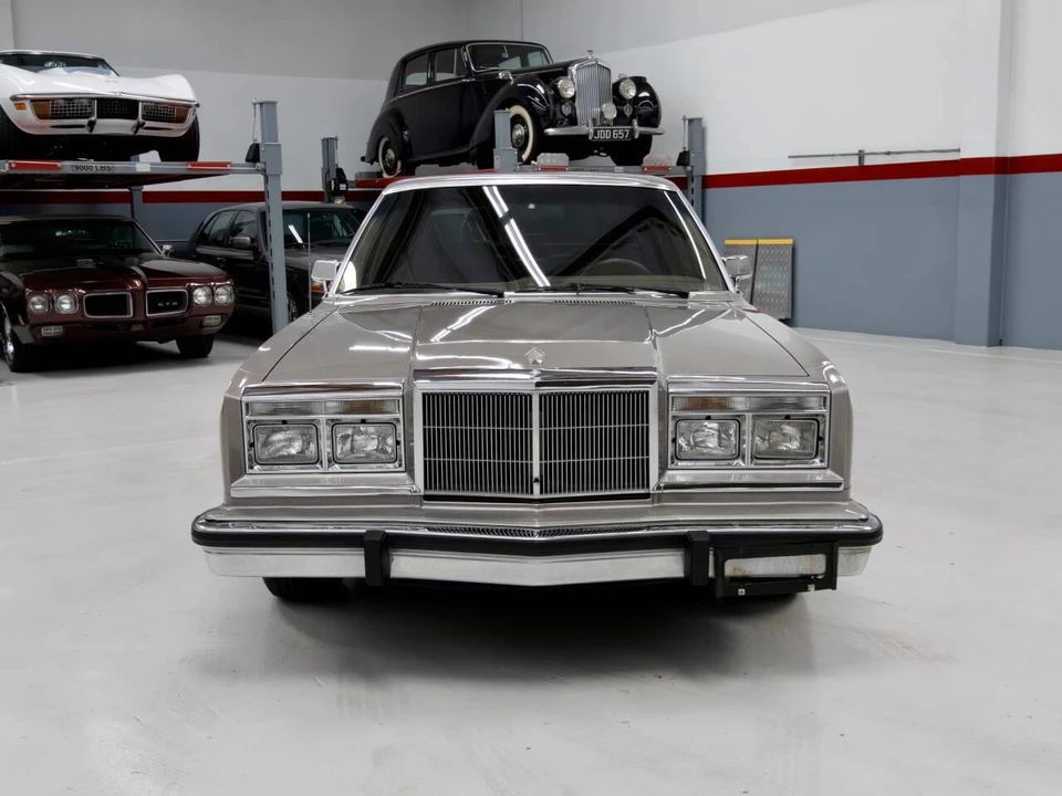 1989 Chrysler New Yorker - Image 3 of 31