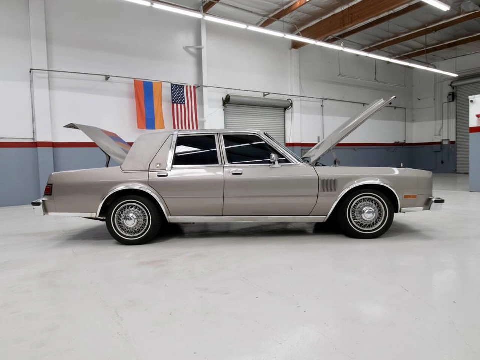 1989 Chrysler New Yorker - Image 13 of 31