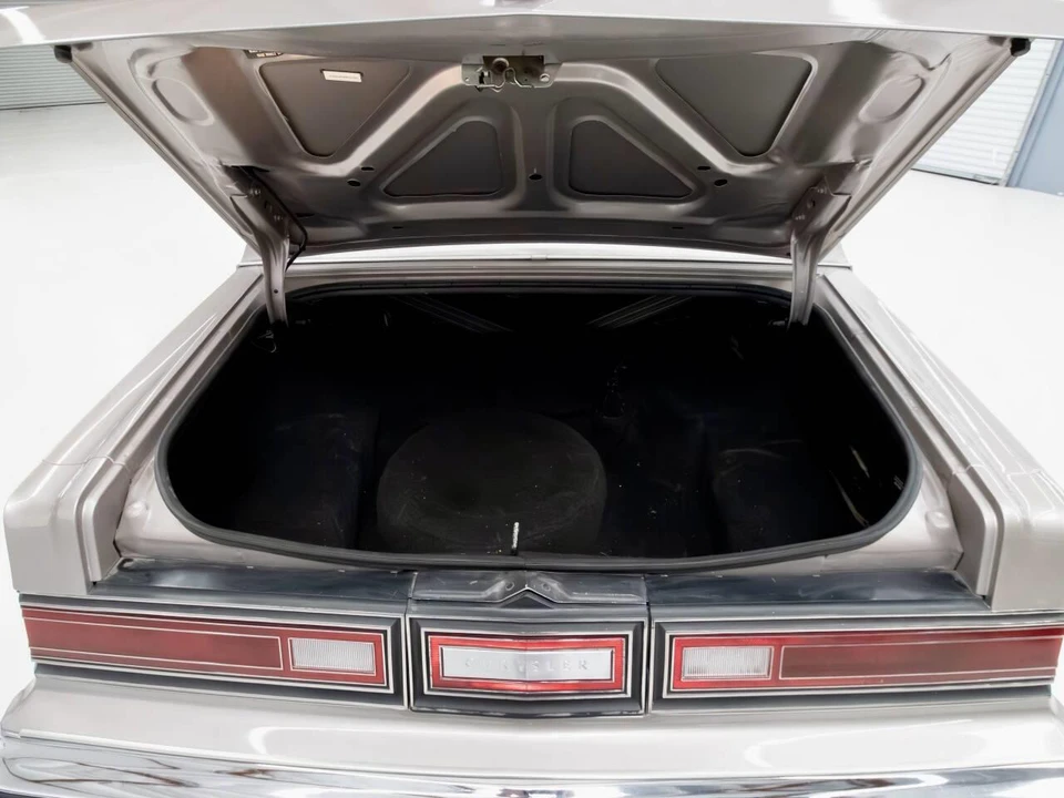 1989 Chrysler New Yorker - Image 22 of 31
