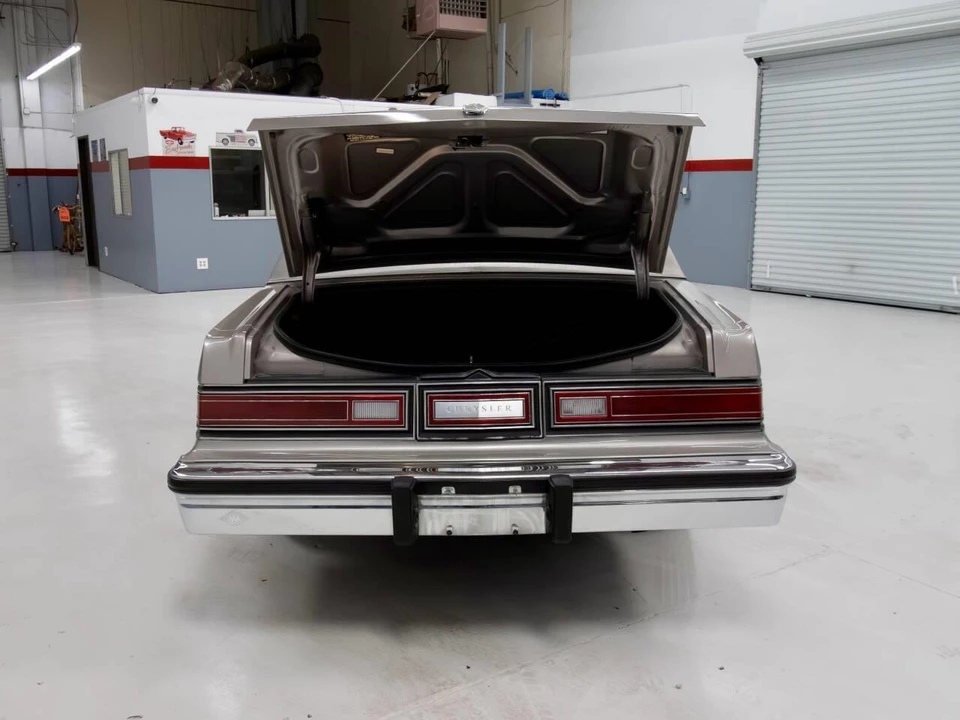 1989 Chrysler New Yorker - Image 15 of 31