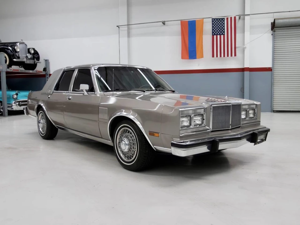 1989 Chrysler New Yorker - Image 4 of 31