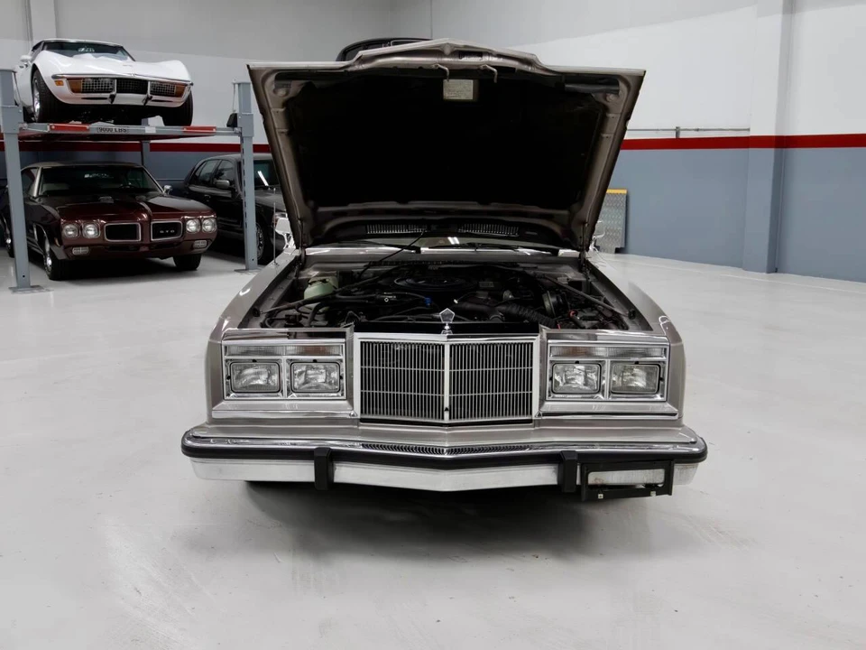 1989 Chrysler New Yorker - Image 11 of 31