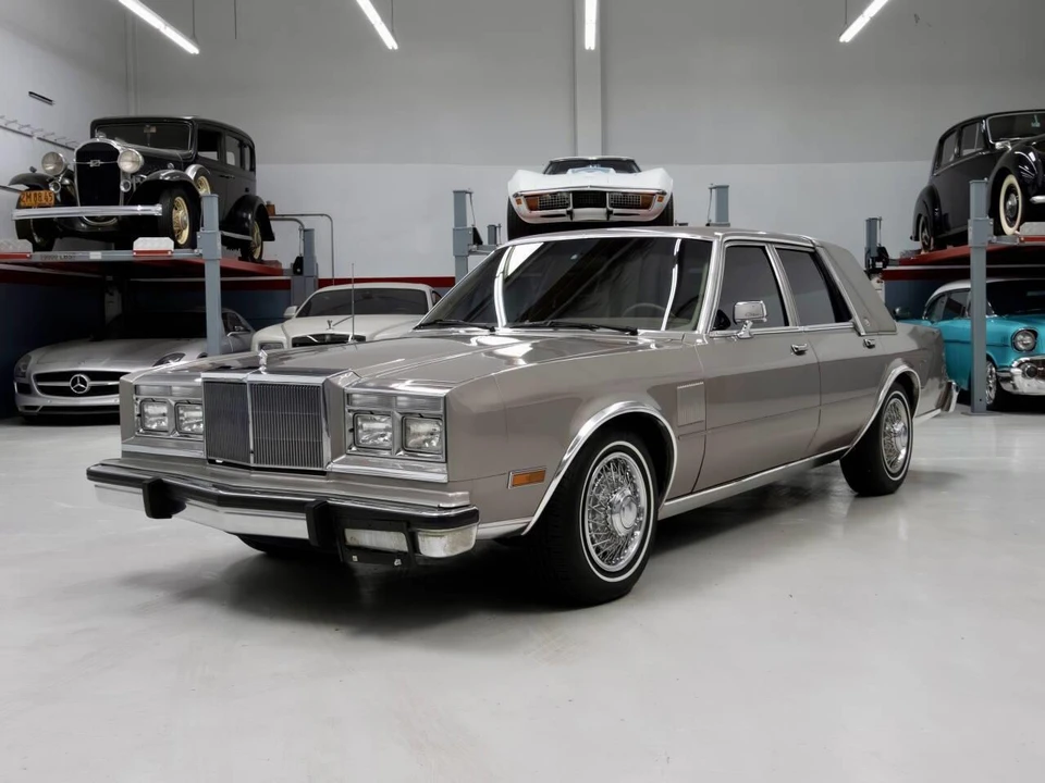 1989 Chrysler New Yorker - Image 2 of 31