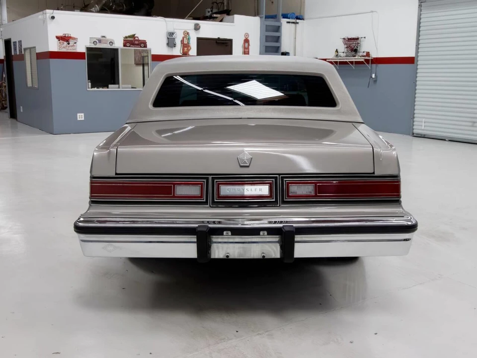 1989 Chrysler New Yorker - Image 7 of 31
