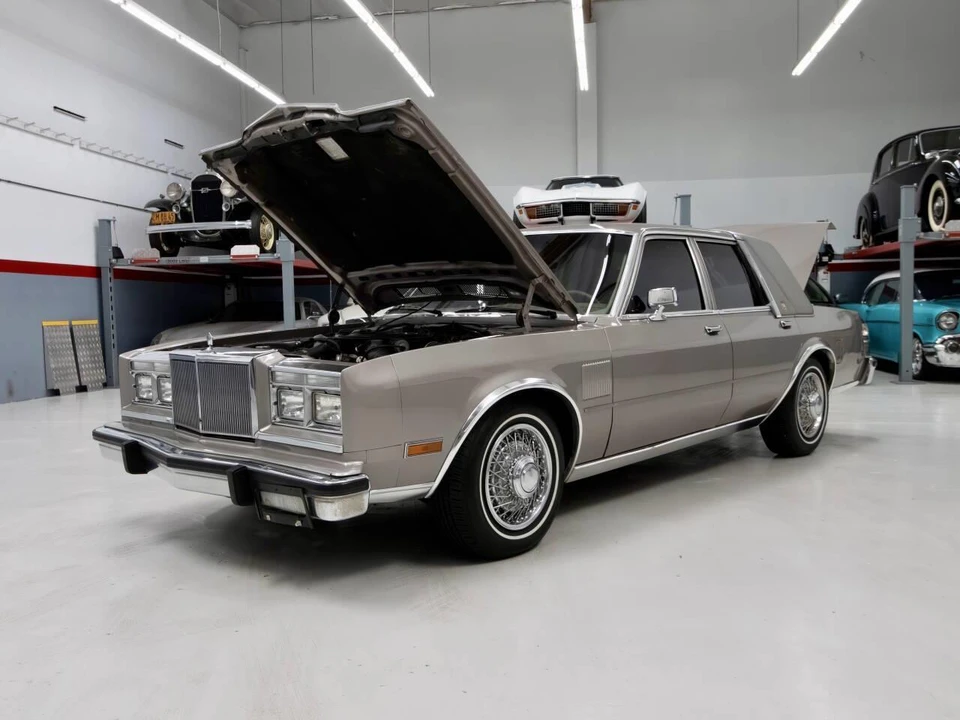 1989 Chrysler New Yorker - Image 10 of 31