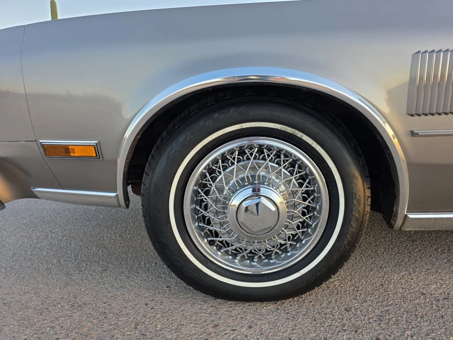 1989 Chrysler New Yorker - Image 8 of 26