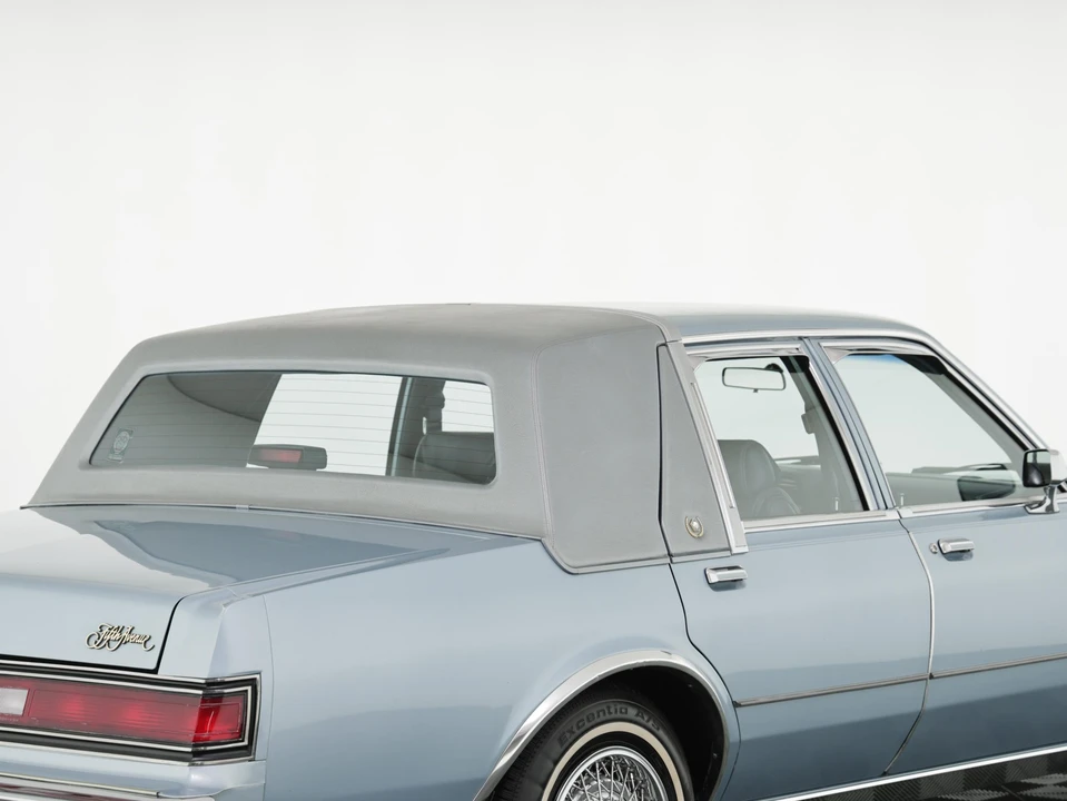 1989 Chrysler New Yorker - Image 23 of 31