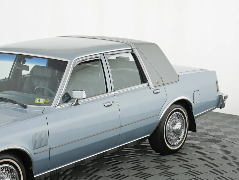 1989 Chrysler New Yorker - Image 19 of 31