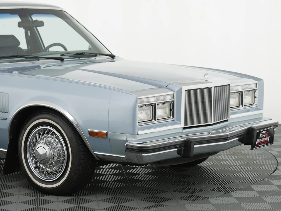 1989 Chrysler New Yorker - Image 14 of 31