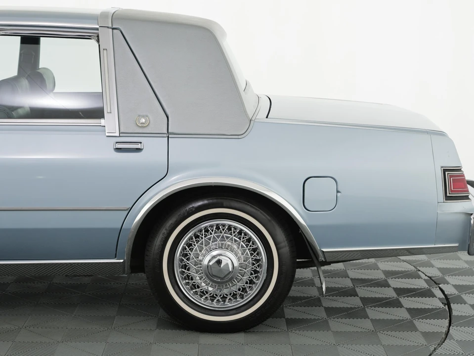1989 Chrysler New Yorker - Image 20 of 31