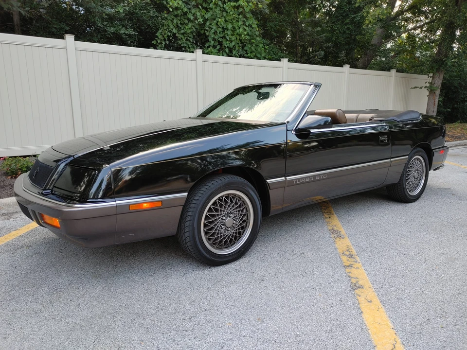1989 Chrysler LeBaron - Image 5 of 31