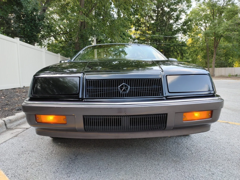 1989 Chrysler LeBaron - Image 2 of 31