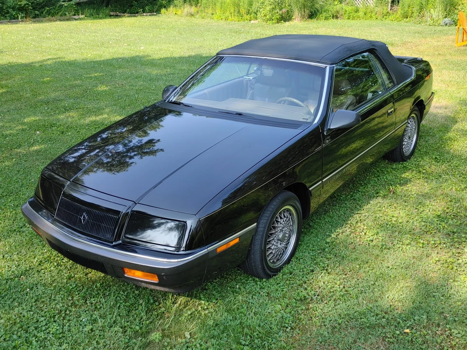 1989 Chrysler LeBaron - Image 4 of 31