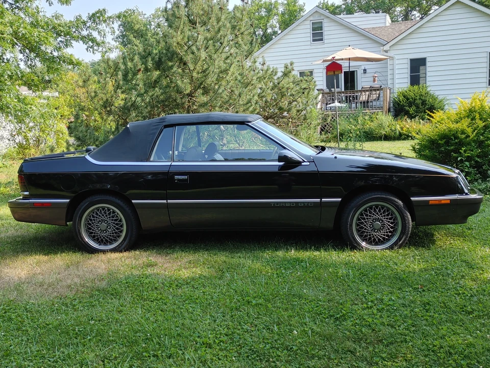 1989 Chrysler LeBaron - Image 11 of 31