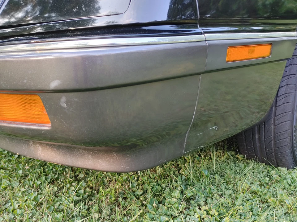 1989 Chrysler LeBaron - Image 24 of 31
