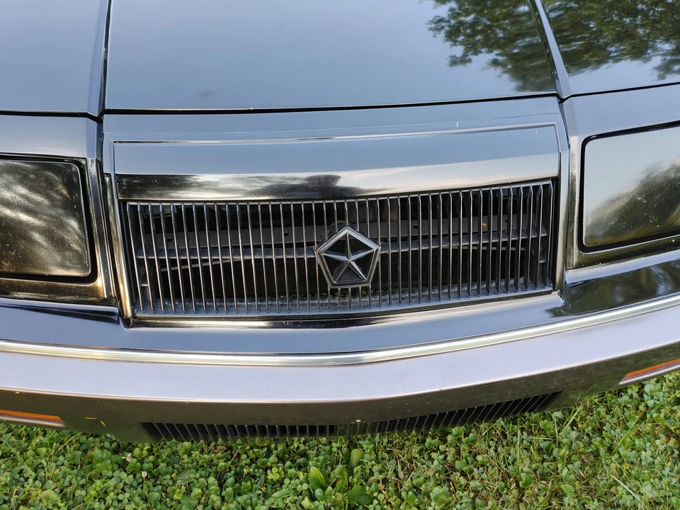 1989 Chrysler LeBaron - Image 22 of 31